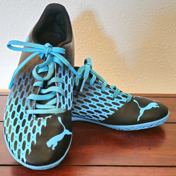 Kids Blue and Black Puma Sneaker size 4C - Picture 11 of 11